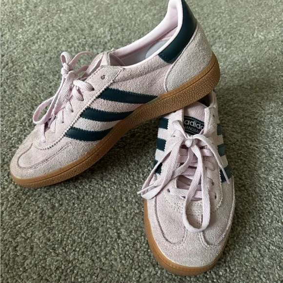 Adidas Women’s Suede Sneakers in Light Pink with Navy Stripes (size 7) - Picture 2 of 9